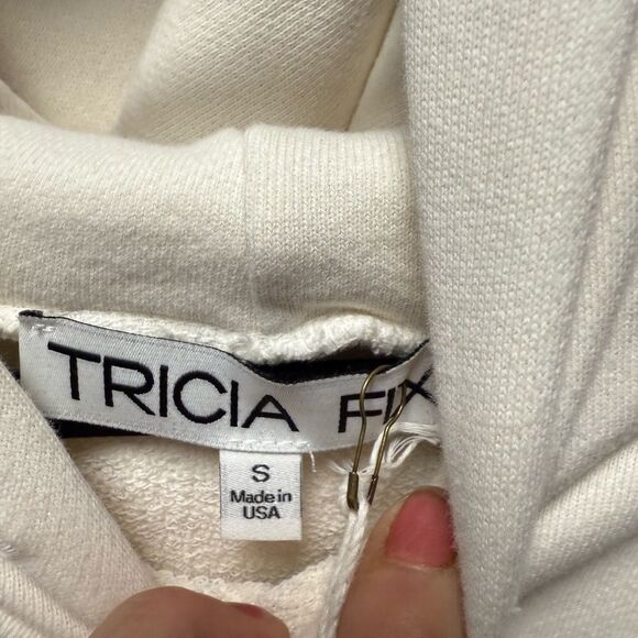 Tricia Fix Exclusive Patchwork Crochet Floral Hoodie in Cream - Picture 3 of 5